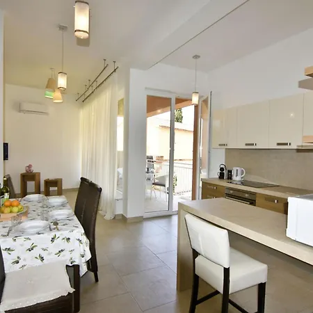 Perfect With Pool * Tar-Vabriga