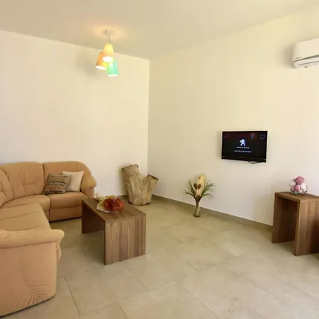 Perfect With Pool شقة Tar-Vabriga