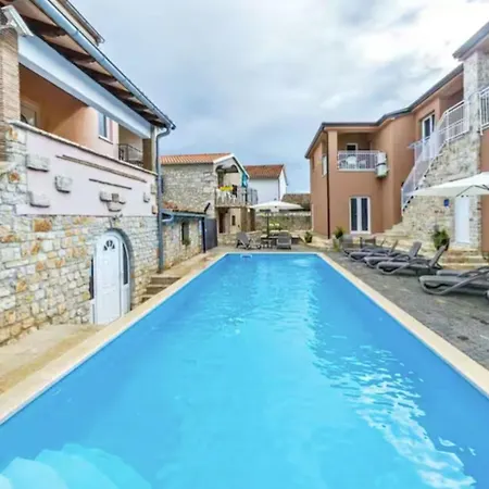 شقة Perfect With Pool Tar-Vabriga